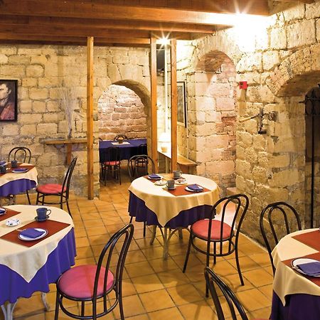 Aparthotel La Ferme Des Barmonts Villejuif Restaurante foto