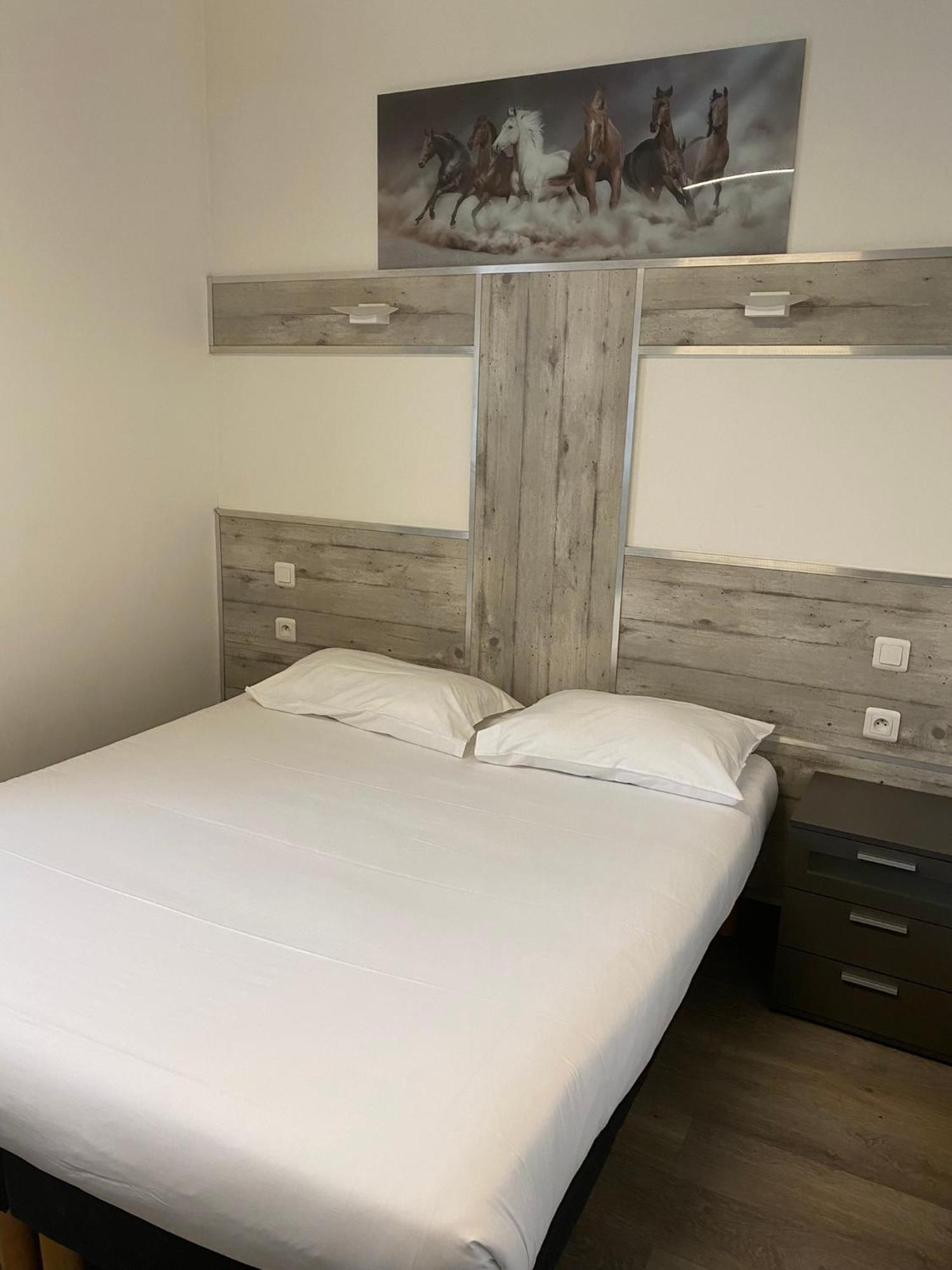 Aparthotel La Ferme Des Barmonts Villejuif Exterior foto